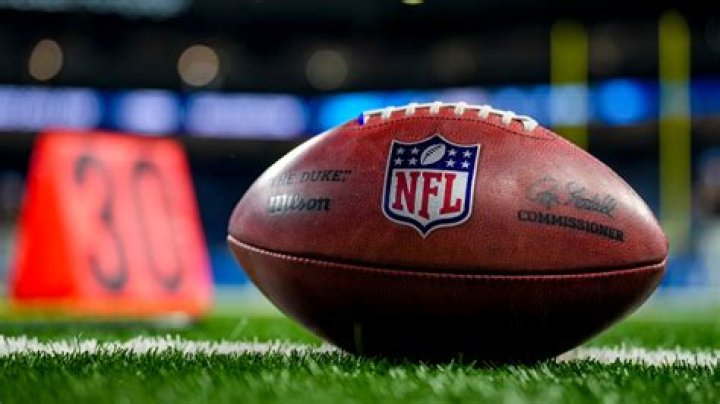 NFL's Barry Sanders, Hall of Famer, retired from Lions 20 years ago