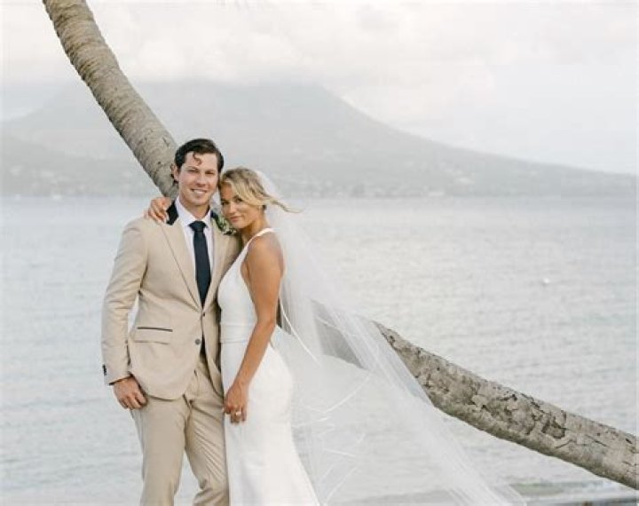 Nicol&aacute;s Jarry Wife He Married His Girlfriend Laura Urruti?