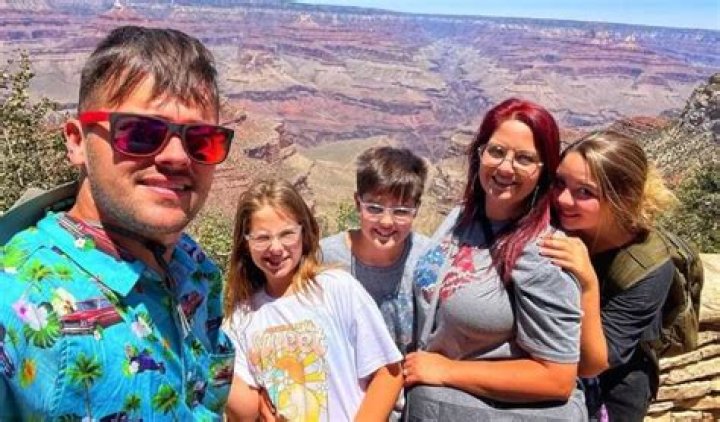 Oompaville Bio Facts & Family of the YouTuber
