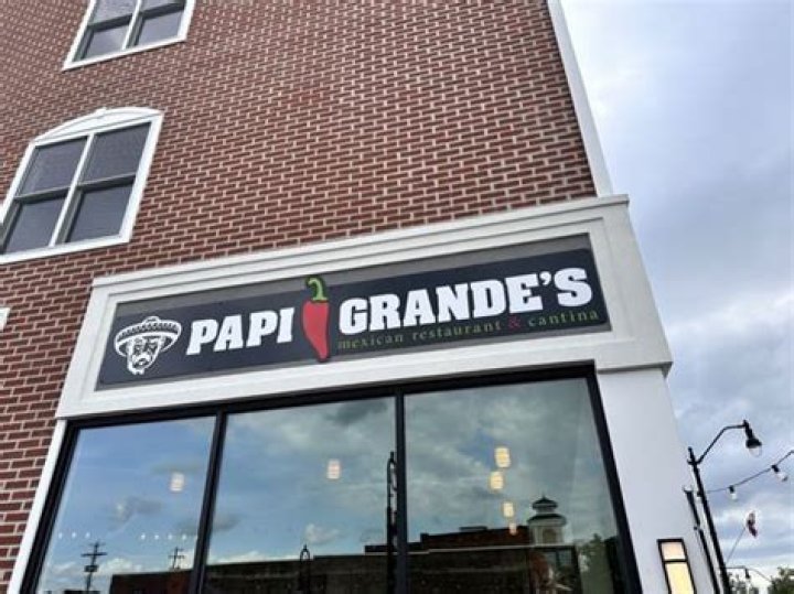 Papi Grande's Waterfront and Beach Bar in Buffalo Restaurant reviews