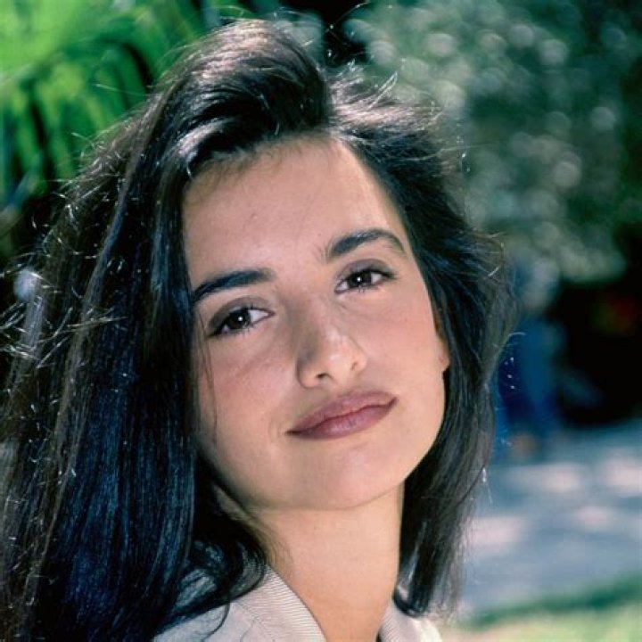 Penelope Cruz Young AWIKEE