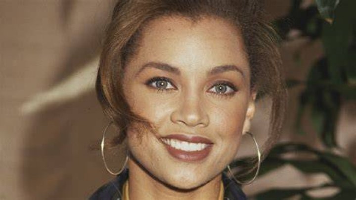 Photo Actress Vanessa Williams (L) and Devin Hervey arrive at the 43rd
