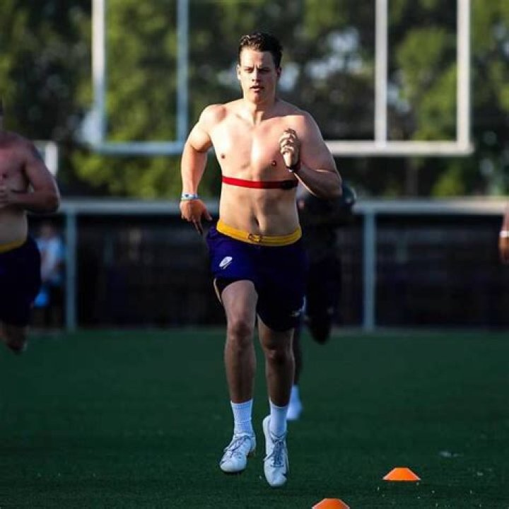 Pin by Wade Adams on Joe Burrow Joe burrow shirtless, Joe borrow