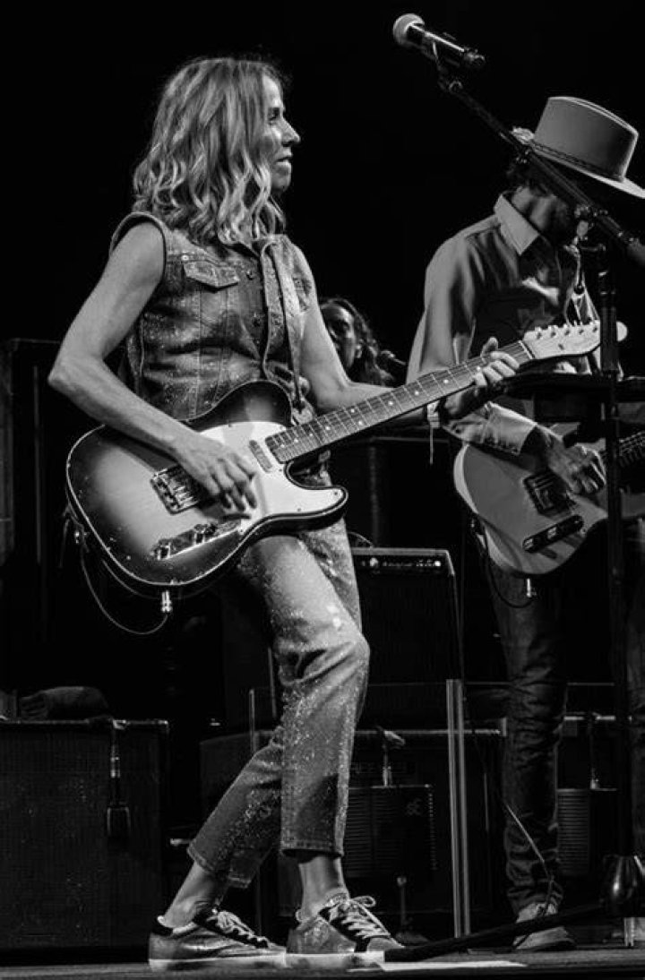 Pin on Sheryl Crow She's Herself