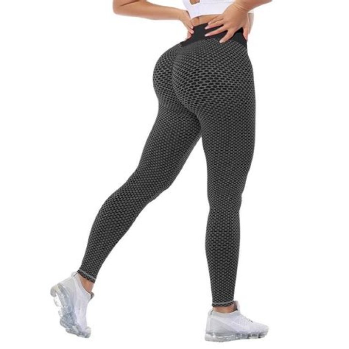 Pin on Yoga pants booty