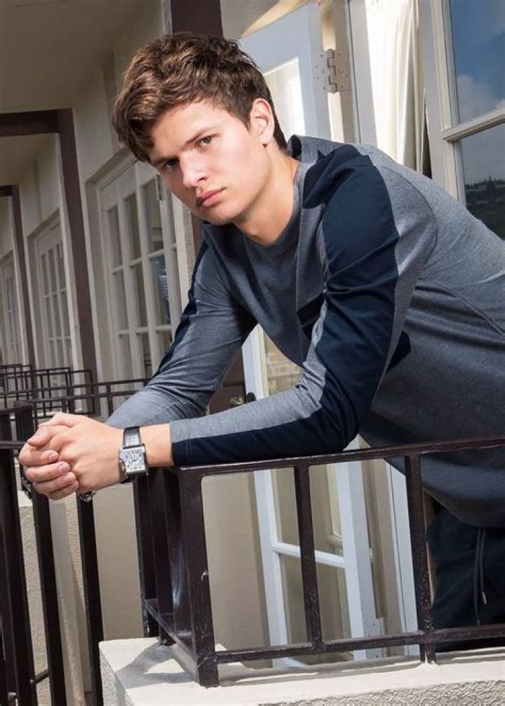 Pinterest kyyloren &bull; Ansel elgort, The fault in our stars, Movie scenes