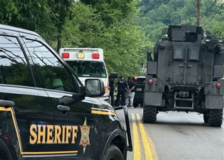 Police standoff after woman shot in neck in Weirton WTRF