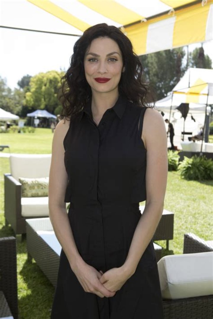 Poze Joanne Kelly Actor Poza 31 din 34 CineMagia.ro