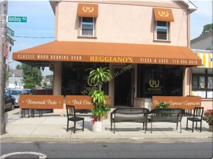 Reggianos Restaurant in Staten Island / Official Menus & Photos