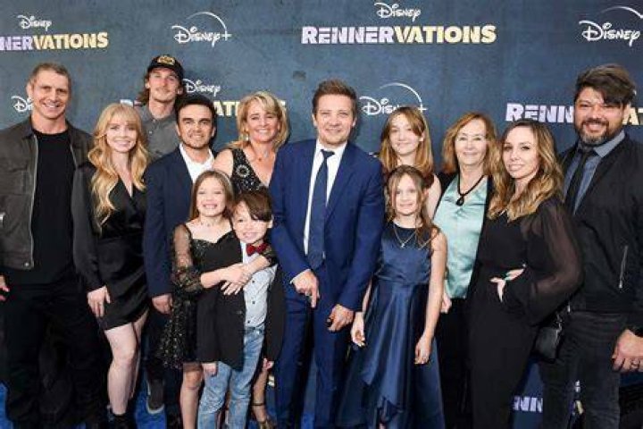 Renner Family Gilbert AZ What Did Travis And Becky Renner Son Do Internewscast Journal