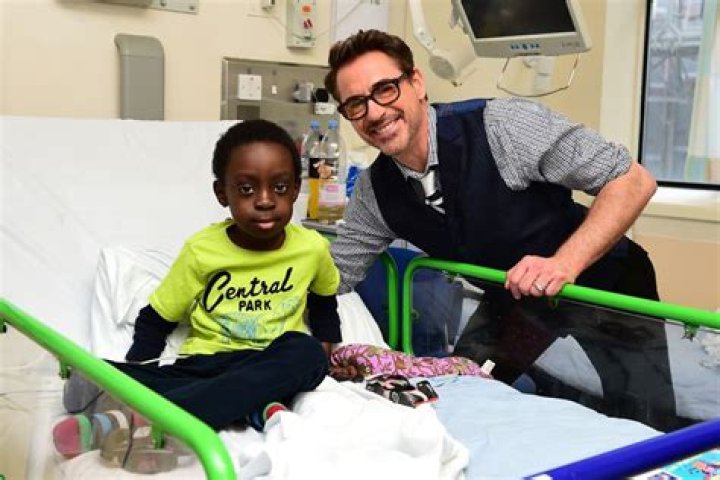 Robert Downey Jr delights cancer patients on Great Ormond Street visit