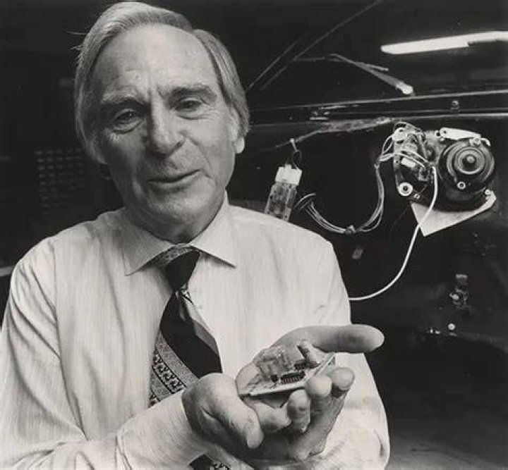 Robert Kearns o inventor que desmoralizou a &lsquo;tecnologia Ford&rsquo; Hora