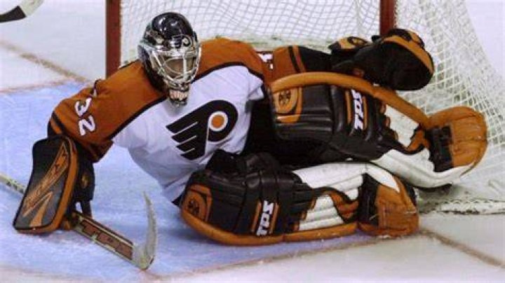 Roman Cechmanek's cause of death and obituary how did the NHL goalie die?