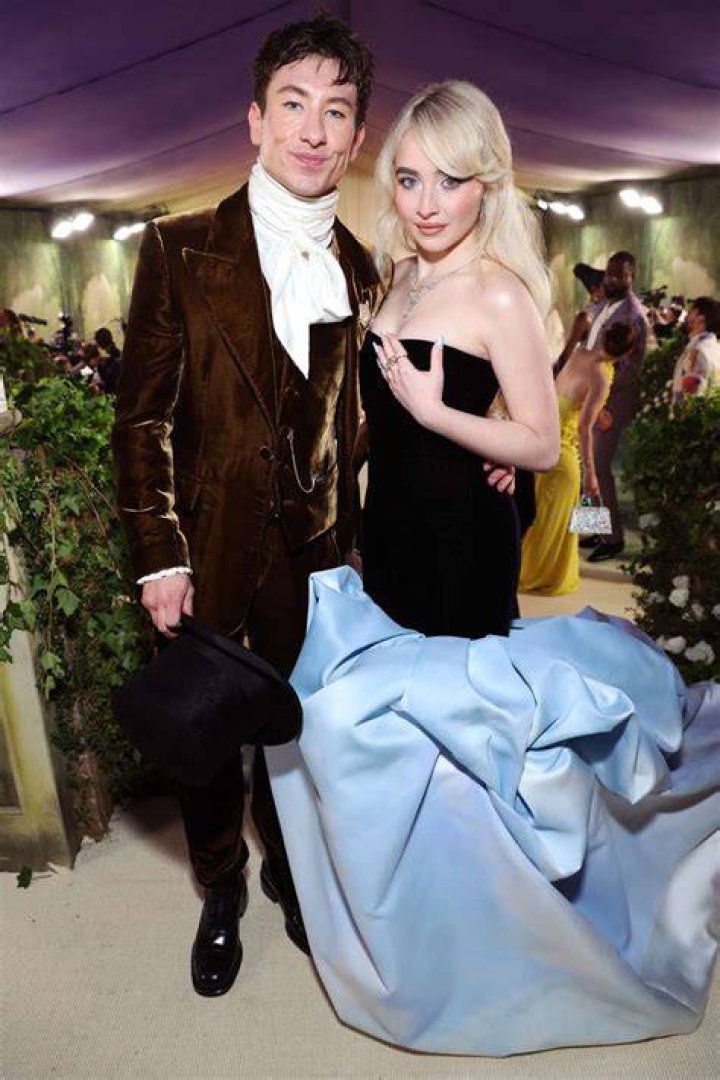 Sabrina Carpenter Boyfriend Guide To Love Life Relationships