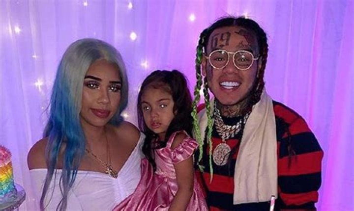 Sara Molina (6ix9ine Baby Mama) on IG Live October 17th, 2019 YouTube