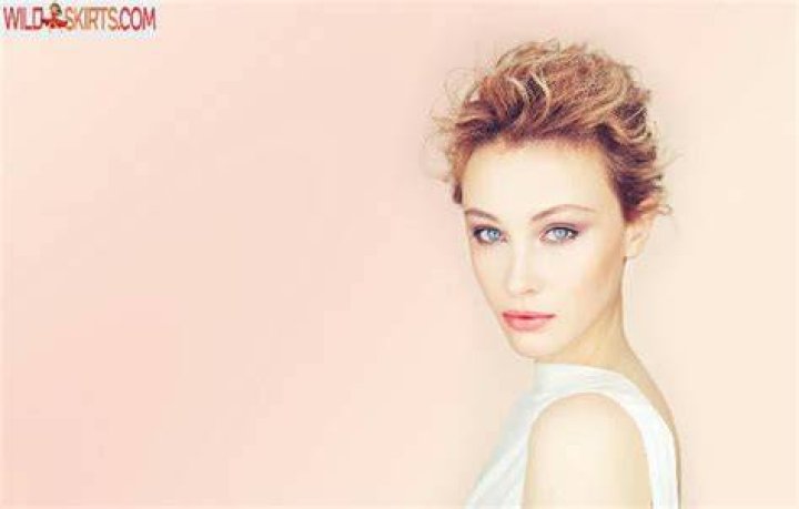 Sarah Gadon / sarahgadon Nude Leaks Photo 12 Fapeza