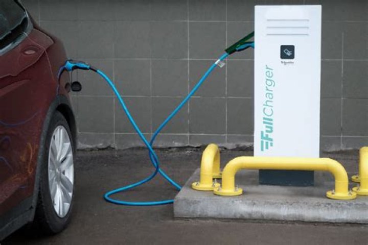 Schneider Electric T&uuml;rkiye ile FullCharger'dan şarj istasyonu atağı