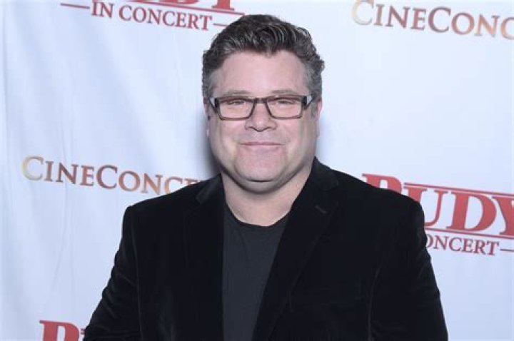 Sean Astin fighting the good fight for mental health advocacy Chicago