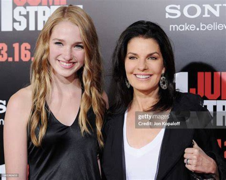 sela ward anabella ray&eacute; sela ward actress Empiretory