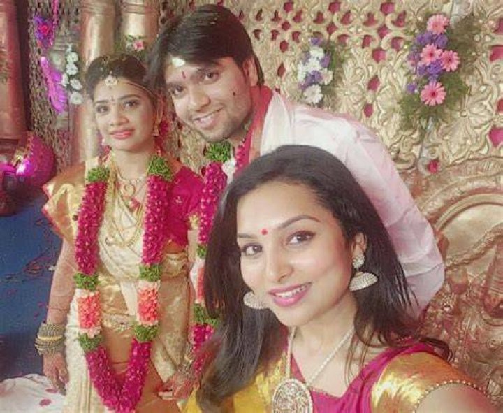 Singer Raghuram Wife Divya Singer Pawan And His Wife Divya Special