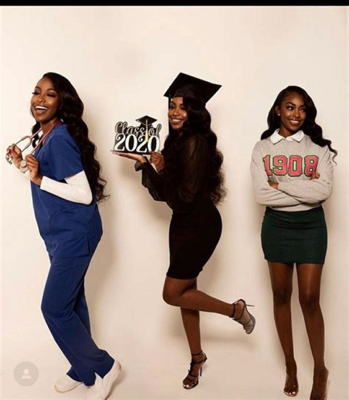 Single mom of five goes viral with inspiring law school graduation