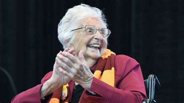 Sister Jean makes her pick for NCAA Tournament winner Yardbarker