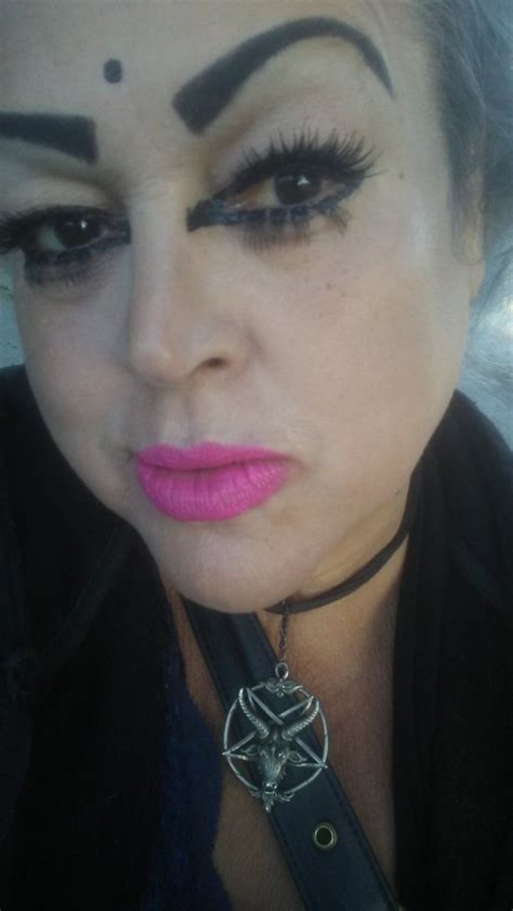 SONIA PIZARRO LOPEZ (THELIVINGDEAD99) Twitter