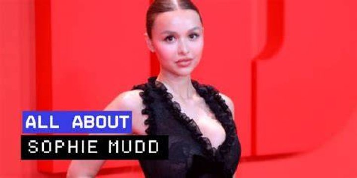 Sophie Mudd Social Media 03/16/2020 Fashion, Tee dress, Clothes