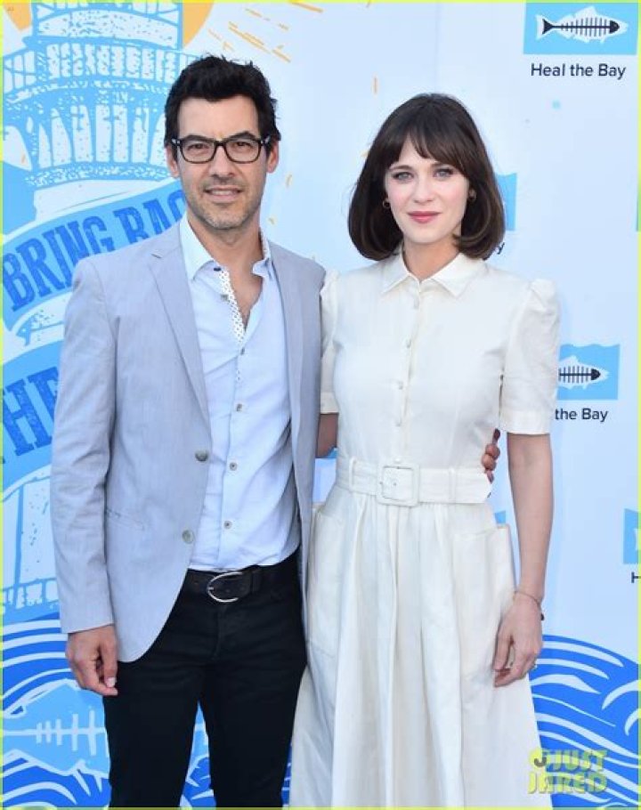 Splitsville! Zooey Deschanel and Jacob Pechenik separate. Says, &ldquo;We&rsquo;re