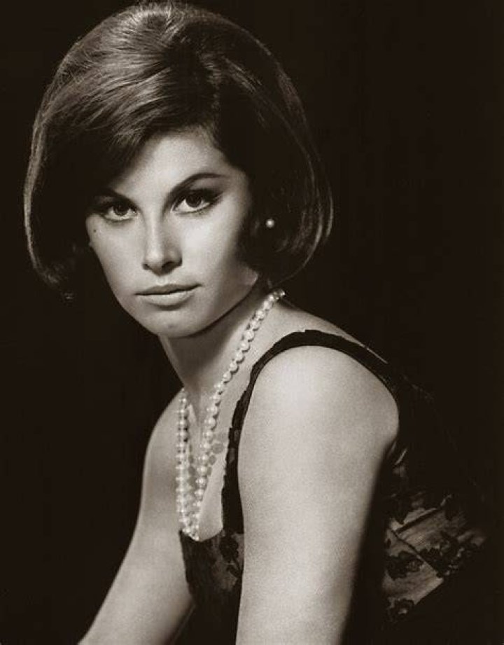 Stefanie Powers Net Worth 2022 Update Short bio, age, height, weight