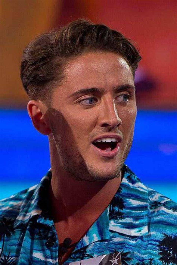 Stephen Bear biography age, height, girlfriend, net worth Legit.ng