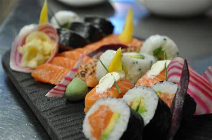 SUSHI FUMI THONES THONES Japonaise cuisine pr&egrave;s de moi R&eacute;server