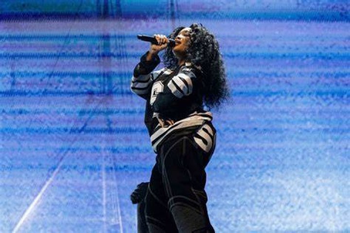 SZA, "Shirt" The Best Beauty Looks from the Viral Music Video