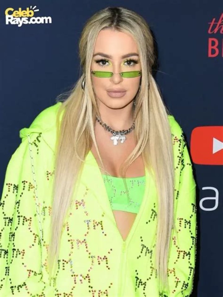 Tana Mongeau Bio, Wiki, Age, Height, Weight, Onlyfans, Boyfriend Starsgab