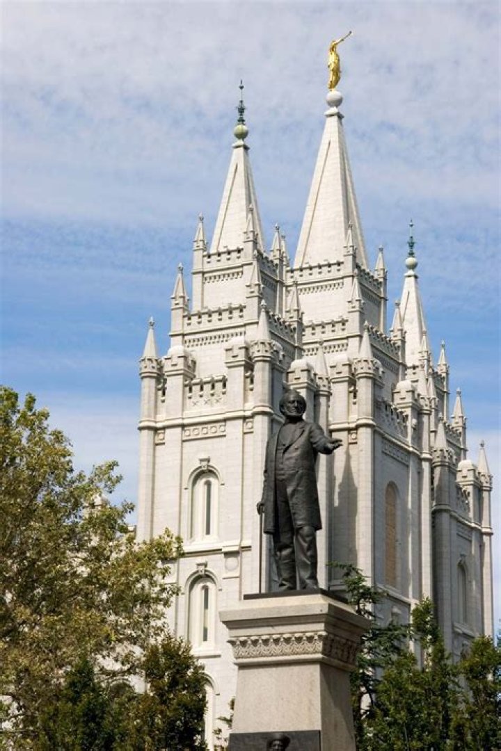 The Mormon Tabernacle Enquirer ALTERNATIVE GUIDE TO CHICKFILA