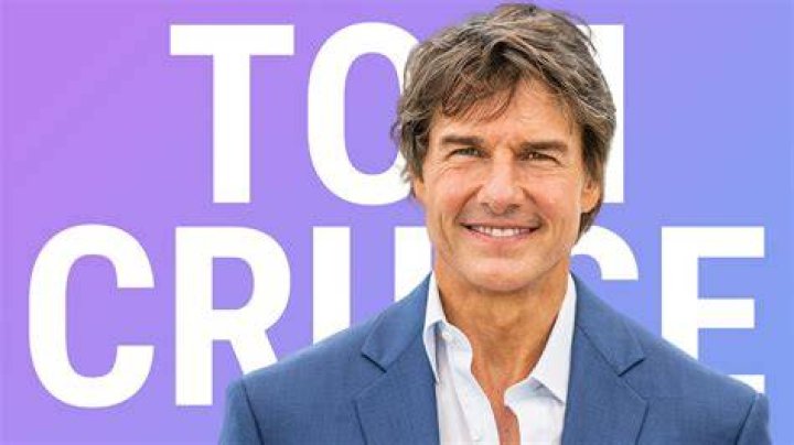 Tom Cruise Talks to South African Fans in Hoedspruit After Long Day Filming