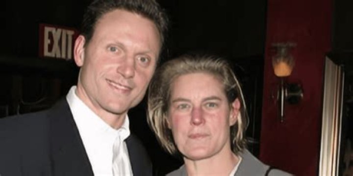 Tony Goldwyn Wife, Family, Daughter, Age, Height, Net Worth, Bio &raquo; Celebtap