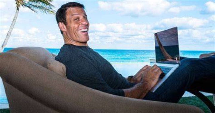 Tony Robbins Net Worth, Books, Quotes & Everything Else!