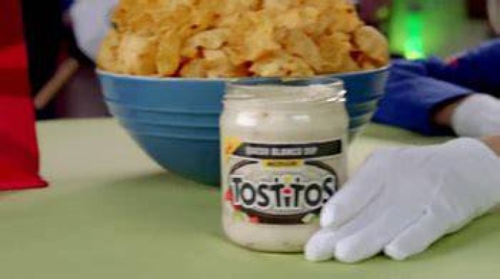 Tostitos Fajita Scoops TV Spot, 'Moving & Grooving' iSpot.tv