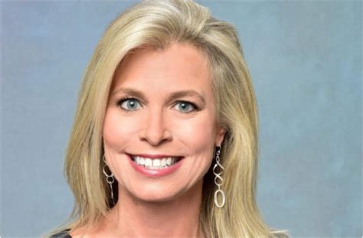 Tracy Smith (Journalist) bio age, height, salary, husband, family, CBS