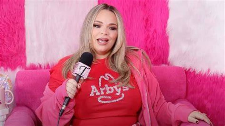 Trisha Paytas Leaked her own NUDES (twitter rant) YouTube