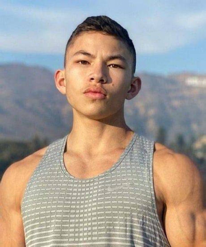 Tristyn Lee Age, Net Worth, Girlfriend, Family, Height and Biography