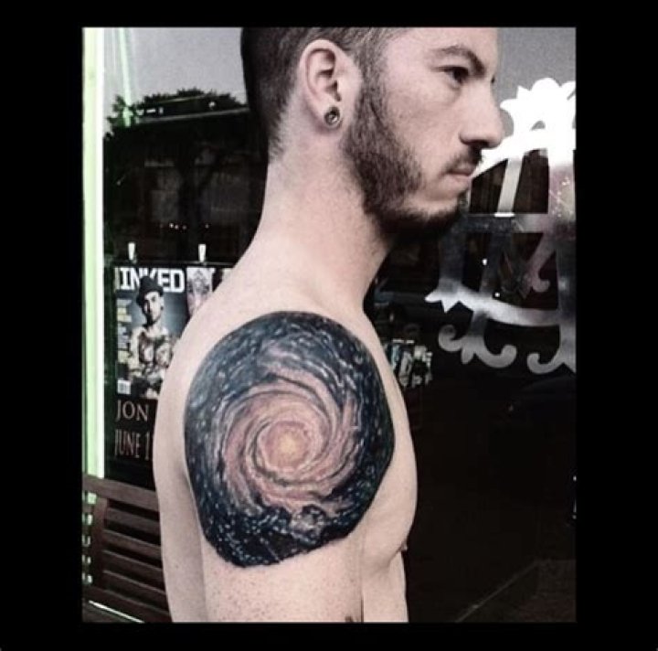 Tyler 21 Pilots Neck Tattoo Rwanda 24