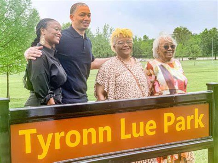 Tyronn Lue Family Photos With Parents,Brother,Sister and Girlfriend