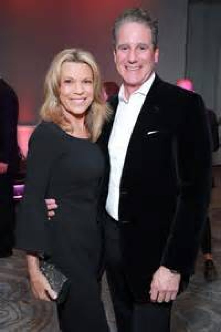 Vanna White Dating History: Vanna White's Romantic Odyssey 1 Vanna White Dating History