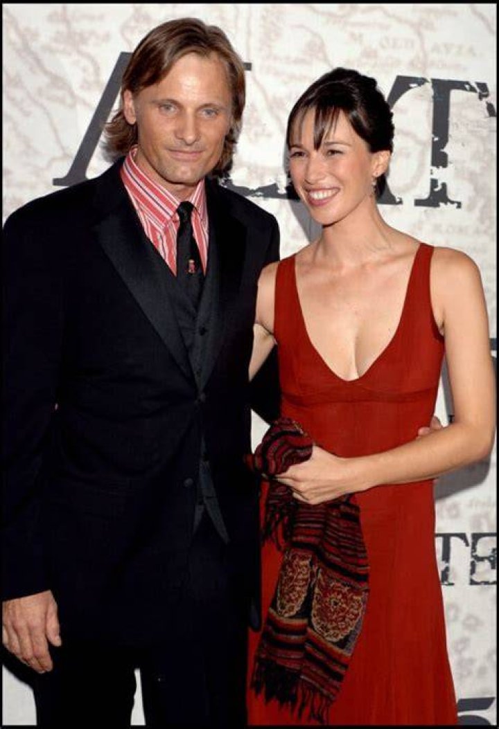 Viggo Mortensen en couple avec Ariadna Gil les rares apparitions d'un