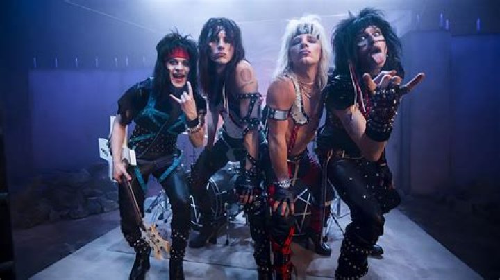 Vince Neil из MOTLEY CRUE вернулся на фестивальную сцену, но чтото