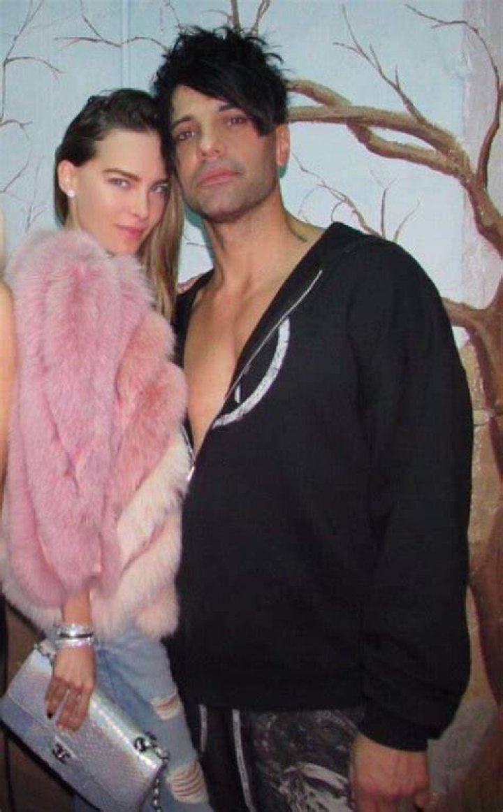 Watch Belinda Serenade Boyfriend Criss Angel and His Family E! Online