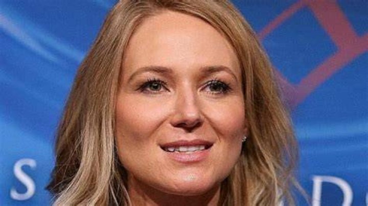 What Is Jewel Doing Now? 2020 Update on Singer
