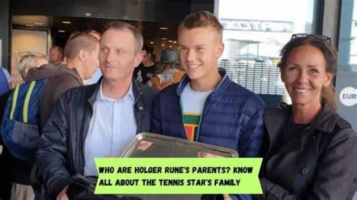 Who are Holger Rune's sister Alma, mother and girlfriend Tennis Tonic